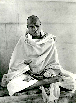 Jain-Mönch in Meditation – ewigeweisheit.de