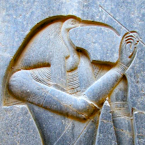 Jon Bodsworth: Figure of Thoth in Luxor, Egypt - ewigeweisheit.de