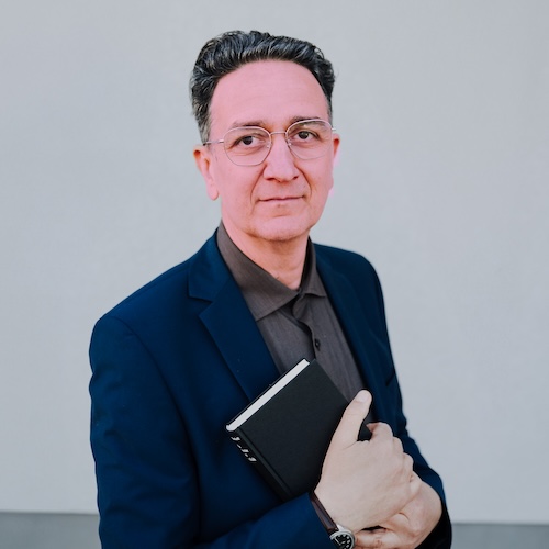 Selim Levent Oezkan: Buchproduzent und -gestalter
